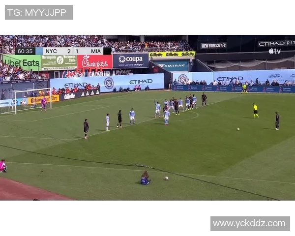 国际足球明星赛晚宴盛况空前球星云集共庆足球盛事 国际足球明星赛晚宴盛况空前球星云集共庆足球盛事